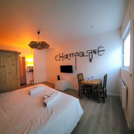 Chambres Privees Hyper-Centre Epernay Lit 160X200Cm ภายนอก รูปภาพ