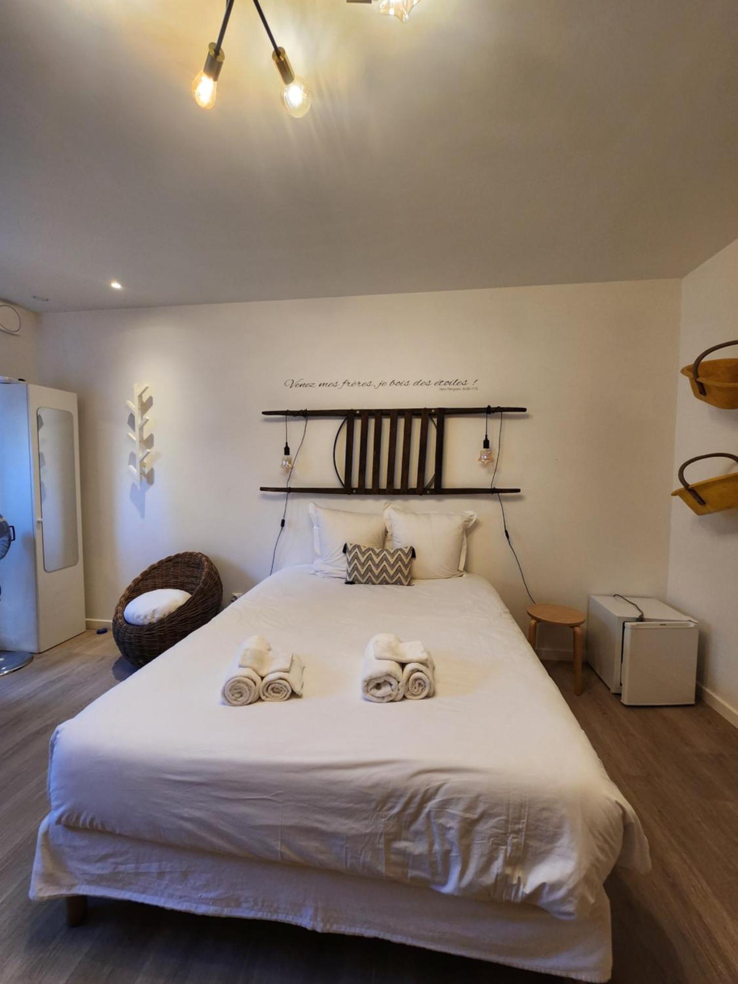 Chambres Privees Hyper-Centre Epernay Lit 160X200Cm ภายนอก รูปภาพ